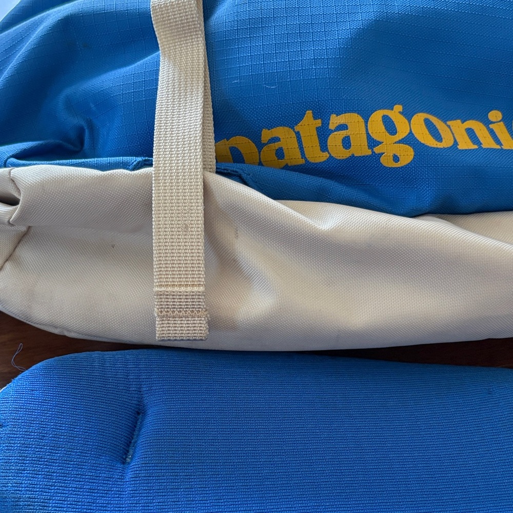 Patagonia Atom 8L Sling Bag - Picture 5 of 12